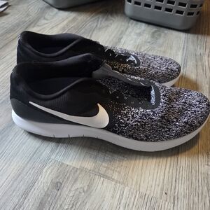 Nike Men's Black and White Running Shoes